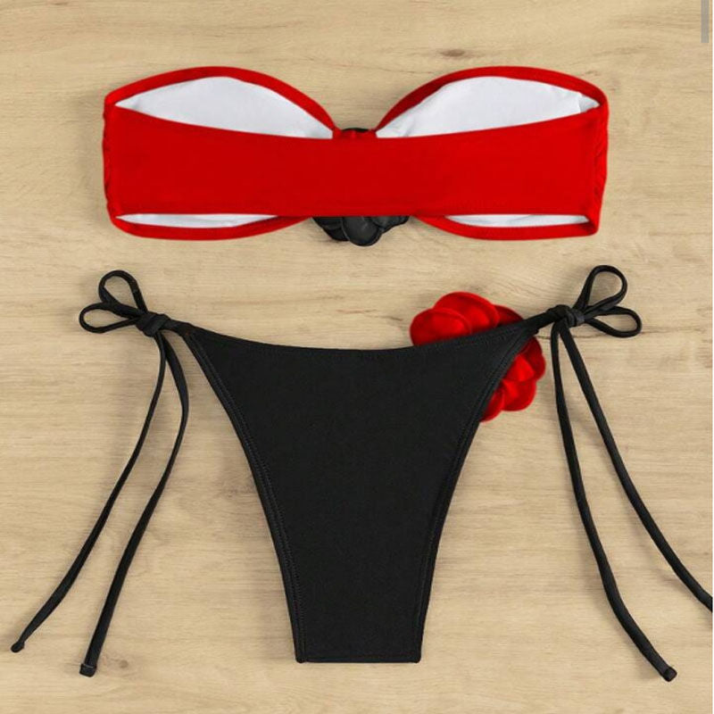 Floral Contrast Bikini Set – Elegant and Eye-Catching