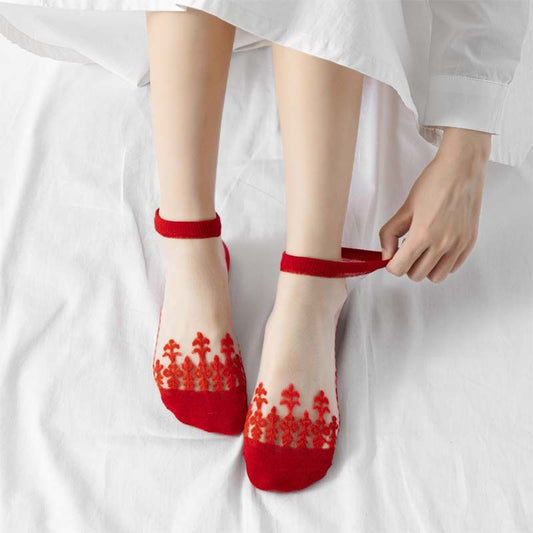 FloraSheer Lace Ankle Socks – Lightweight Elegance with a Delicate Touch