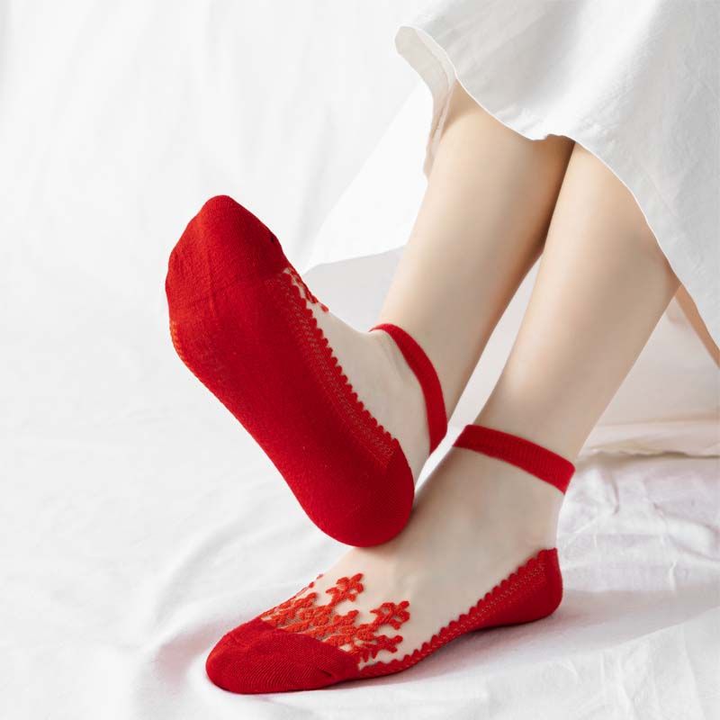 FloraSheer Lace Ankle Socks – Lightweight Elegance with a Delicate Touch