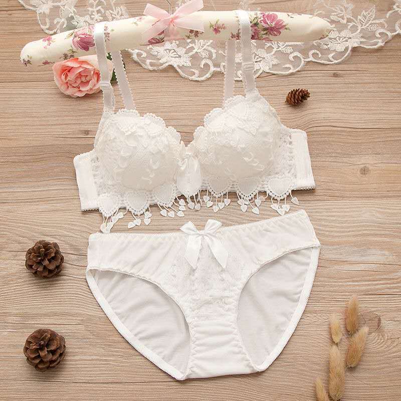 Blossom Lace Floral Bra & Panty Set – Elegant Lace Charm