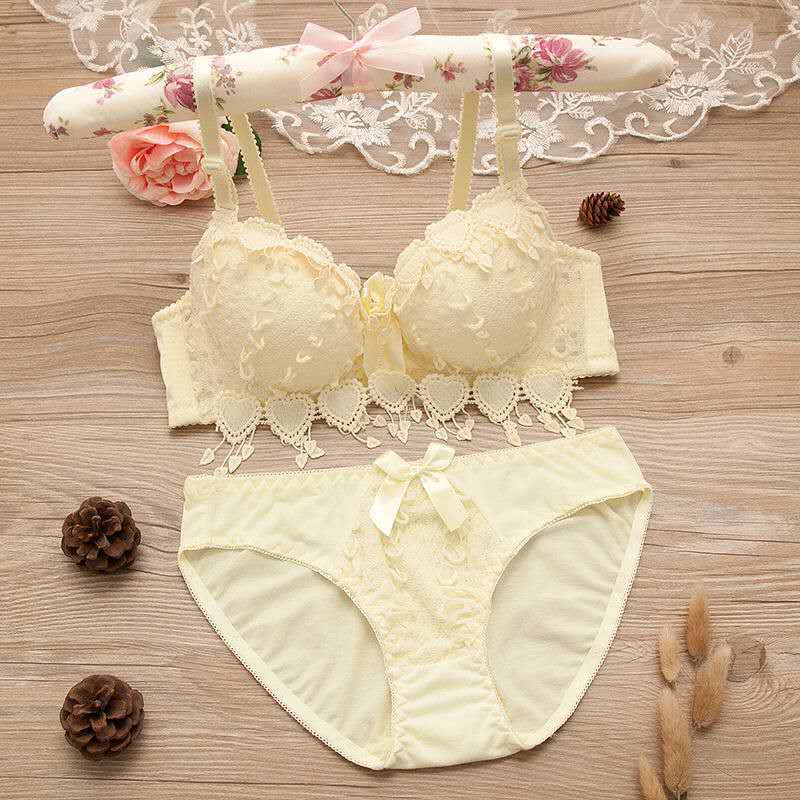 Blossom Lace Floral Bra & Panty Set – Elegant Lace Charm
