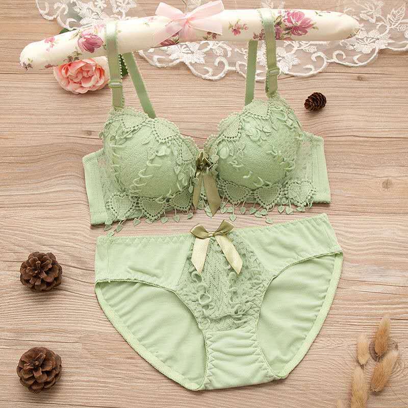 Blossom Lace Floral Bra & Panty Set – Elegant Lace Charm