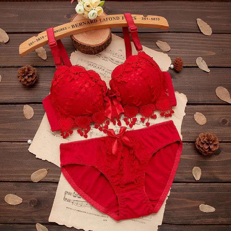 Blossom Lace Floral Bra & Panty Set – Elegant Lace Charm
