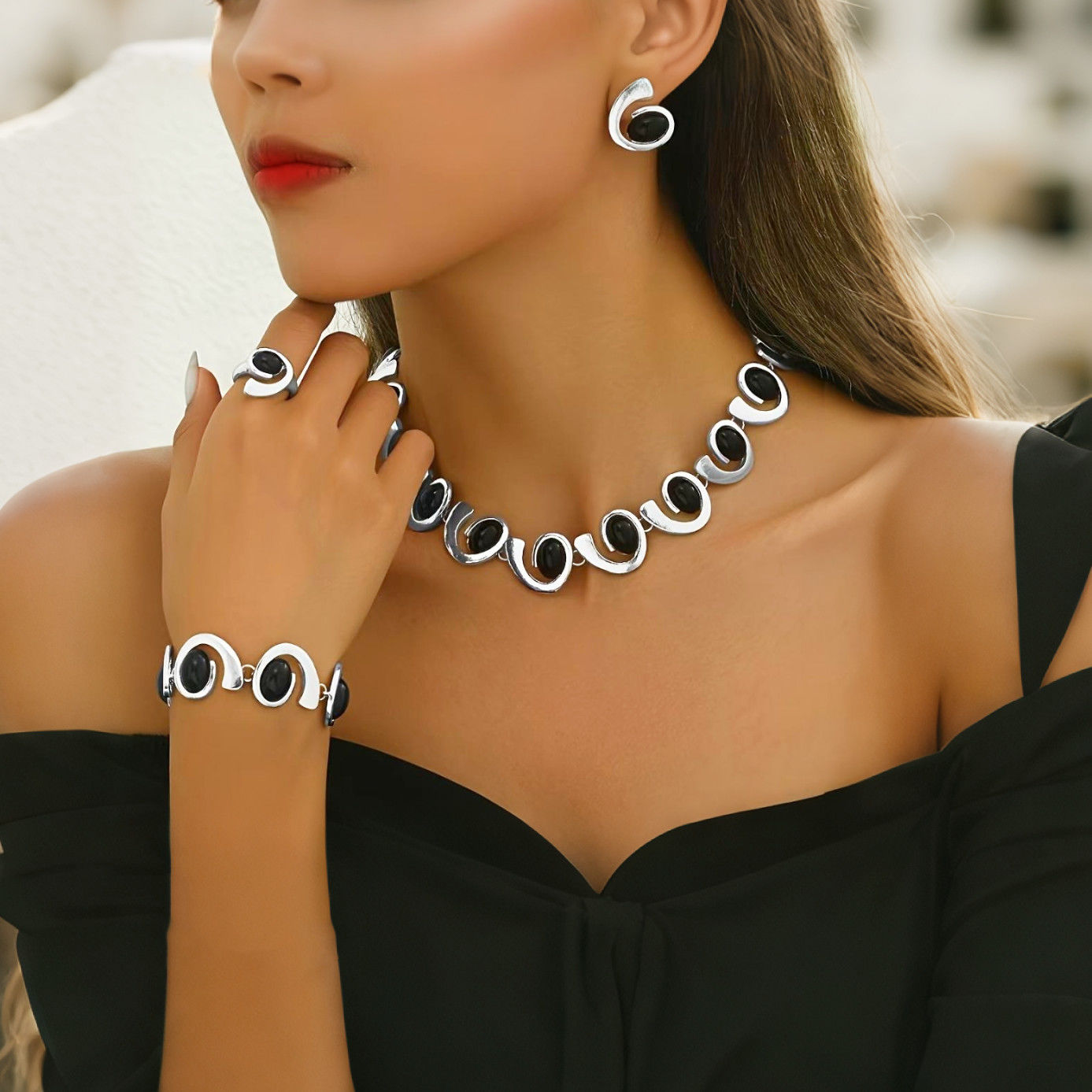 Swirl-Set Jewelry Collection