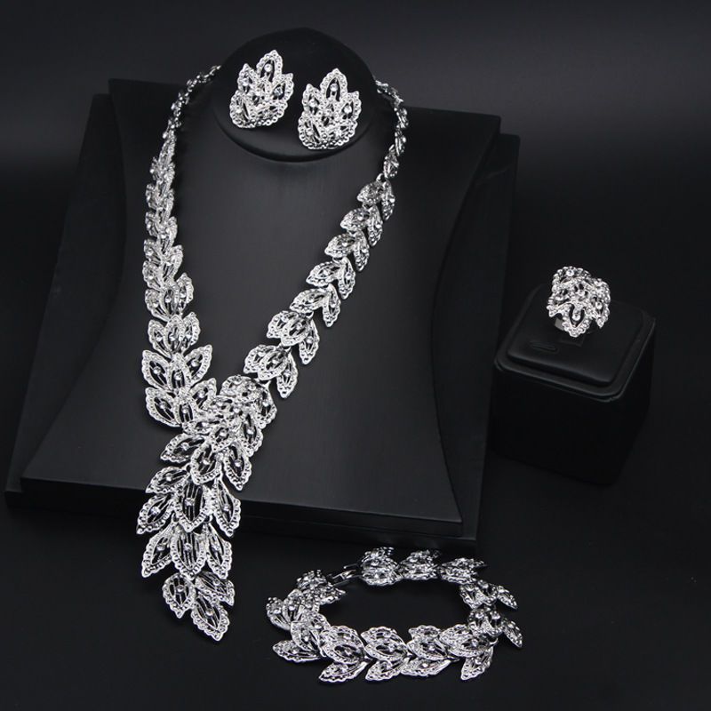 Celestia Leaf Radiance Silver Jewlary Set