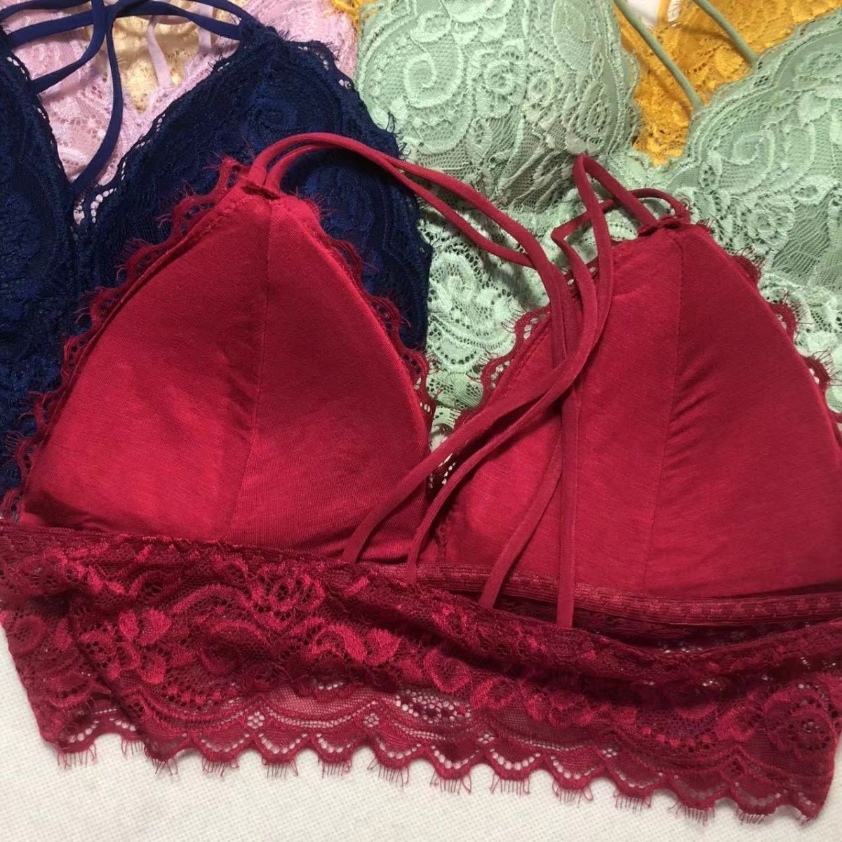Elegant Lace Bralette – Soft, Stylish, and All-Day Comfortable