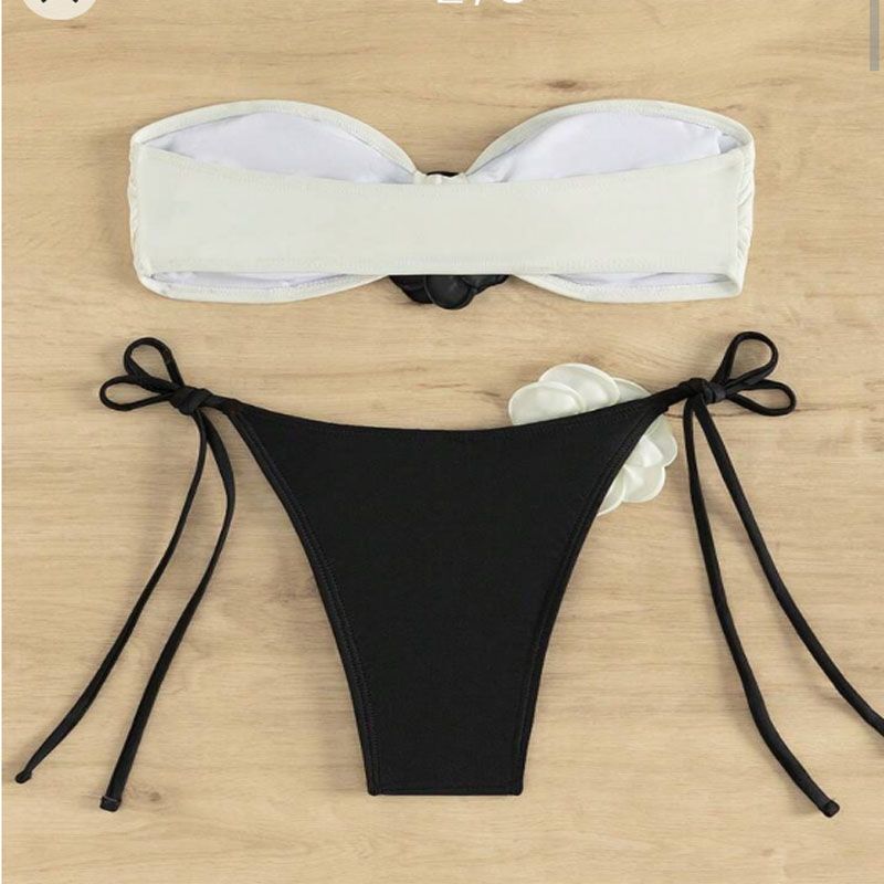 Floral Contrast Bikini Set – Elegant and Eye-Catching