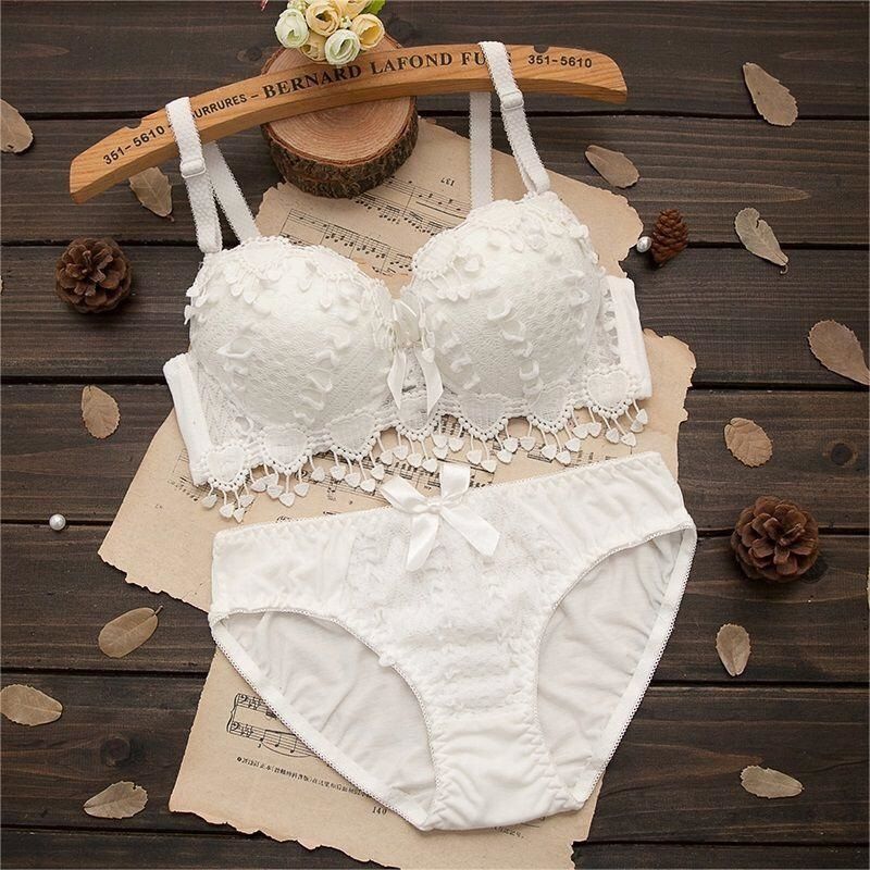 Blossom Lace Floral Bra & Panty Set – Elegant Lace Charm