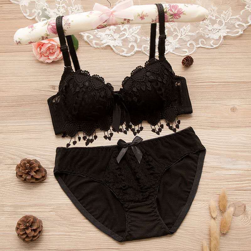 Blossom Lace Floral Bra & Panty Set – Elegant Lace Charm