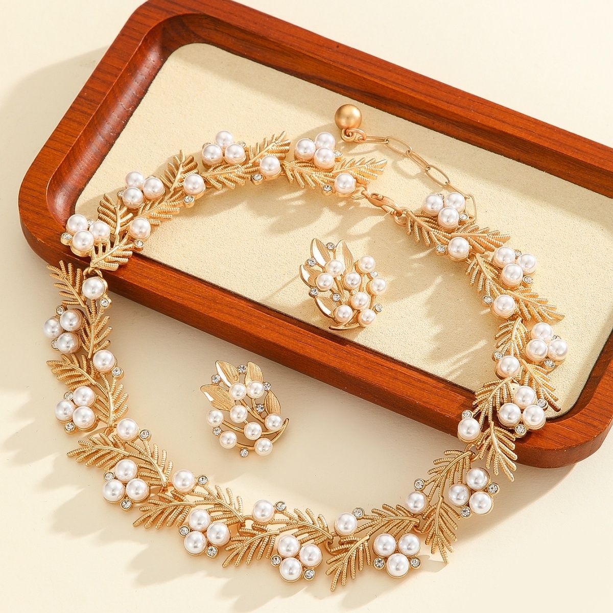 Leaf & Pearl Jewelry Set