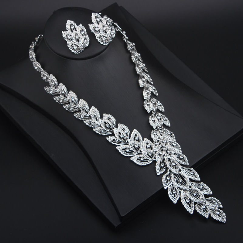 Celestia Leaf Radiance Silver Jewlary Set